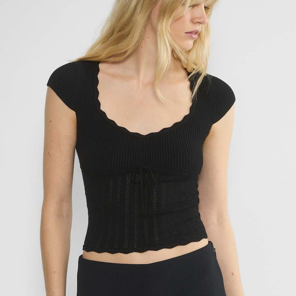 Aritzia Wilfred Soloist Shortsleeve Sweater in Black